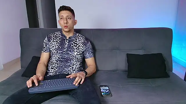 Maykol Victoriasr online show from 02/25/25, 04:14
