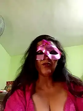 Snapshot of DesiMuffin chatting on 01/20/25, 08:52 DesiMuffin online show from 01/20/25, 08:52