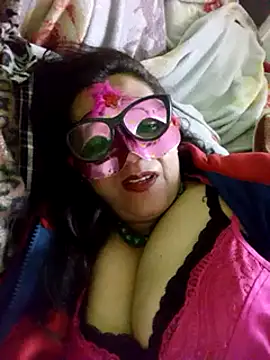 Snapshot of DesiMuffin chatting on 02/01/25, 11:16 DesiMuffin online show from 02/01/25, 11:16