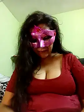 Snapshot of DesiMuffin chatting on 02/08/25, 11:55 DesiMuffin online show from 02/08/25, 11:55