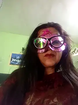 Snapshot of DesiMuffin chatting on 02/19/25, 07:48 DesiMuffin online show from 02/19/25, 07:48