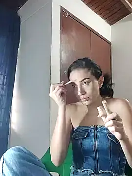 aurelialux online show from 12/16/24, 10:03