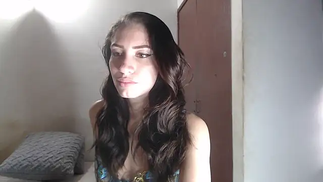 aurelialux online show from 03/04/25, 09:00