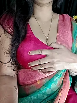 Snapshot of kaamuk_shweta chatting on 09/26/25, 10:36 kaamuk shweta online show from 09/26/25, 10:36