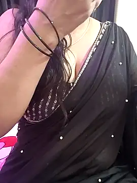 Snapshot of kaamuk_shweta chatting on 11/04/25, 06:07 kaamuk shweta online show from 11/04/25, 06:07