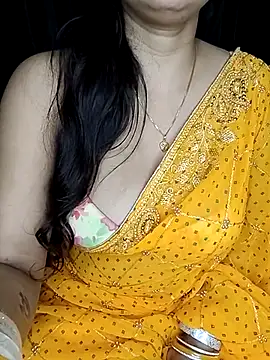 Snapshot of kaamuk_shweta chatting on 11/08/25, 11:36 kaamuk shweta online show from 11/08/25, 11:36