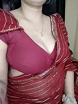 Snapshot of kaamuk_shweta chatting on 11/26/25, 04:57 kaamuk shweta online show from 11/26/25, 04:57