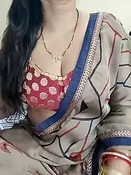 Snapshot of kaamuk_shweta chatting on 12/02/25, 06:03 kaamuk shweta online show from 12/02/25, 06:03