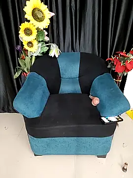 Snapshot of kaamuk_shweta chatting on 12/13/25, 07:53 kaamuk shweta online show from 12/13/25, 07:53