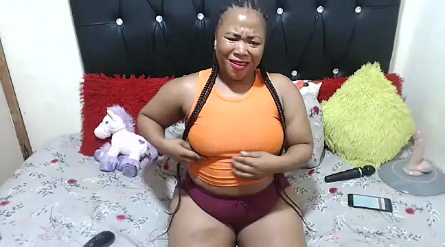 RoyalLatoyaXXx online show from 02/11/25, 07:38