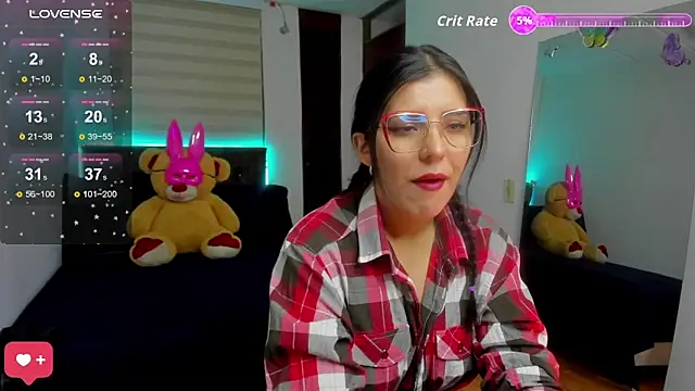 Snapshot of Luxxur69 chatting on 09/19/25, 11:38 Luxxur69 online show from 09/19/25, 11:38