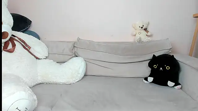 daeneryy online show from 02/19/25, 12:03