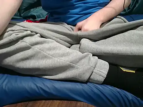 Snapshot of krissraw chatting on 10/18/25, 01:19 krissraw online show from 10/18/25, 01:19