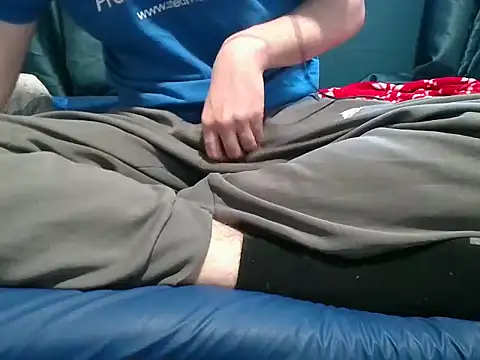 Snapshot of krissraw chatting on 10/26/25, 07:03 krissraw online show from 10/26/25, 07:03