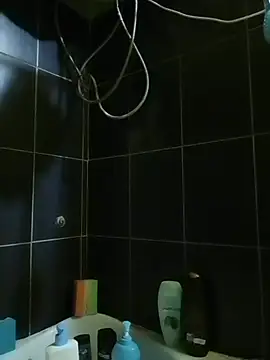 Snapshot of krissraw chatting on 06/17/26, 01:01 krissraw online show from 06/17/26, 01:01