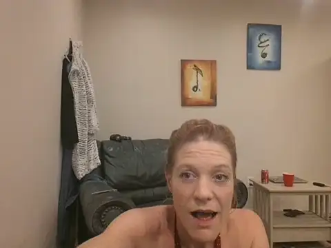 Snapshot of AddieAssets chatting on 09/23/25, 06:16 AddieAssets online show from 09/23/25, 06:16