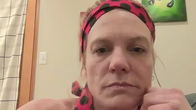 Snapshot of AddieAssets chatting on 11/12/25, 02:34 AddieAssets online show from 11/12/25, 02:34