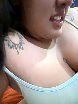 Snapshot of pawmistry chatting on 12/05/25, 08:05 pawmistry online show from 12/05/25, 08:05