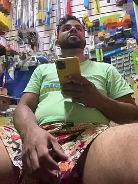 Snapshot of Sheik_z_o chatting on 10/17/25, 04:31 Sheik z o online show from 10/17/25, 04:31