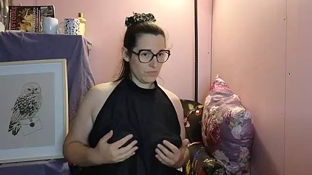 bella-louva online show from 06/09/26, 06:41