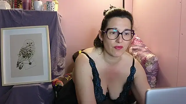 bella-louva online show from 06/10/26, 06:51