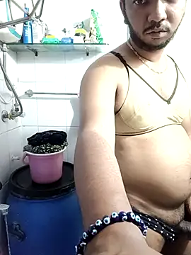 Snapshot of Mmm992170 chatting on 01/15/26, 02:10 Mmm992170 online show from 01/15/26, 02:10
