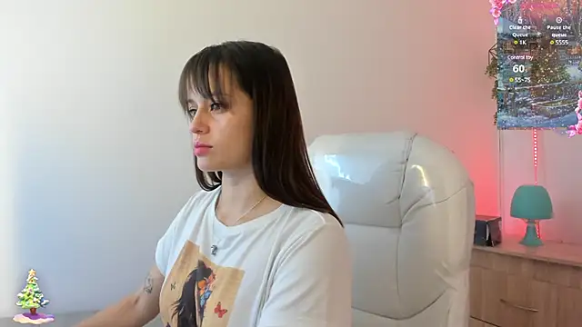 Laayla fiire2 online show from 12/20/24, 12:27