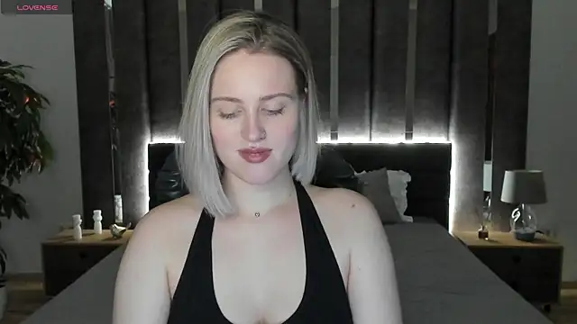 Snapshot of _Sarah_Soul_ chatting on 12/12/24, 07:08 Sarah Soul online show from 12/12/24, 07:08
