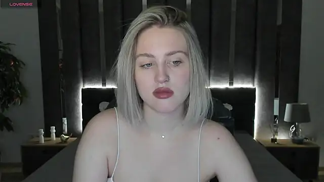 Snapshot of _Sarah_Soul_ chatting on 12/13/24, 01:04 Sarah Soul online show from 12/13/24, 01:04