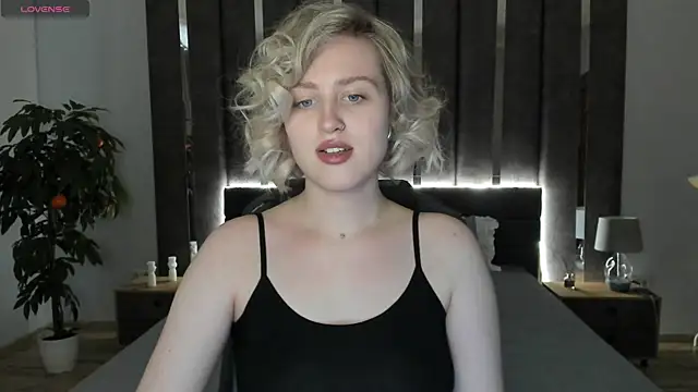 Snapshot of _Sarah_Soul_ chatting on 12/16/24, 07:04 Sarah Soul online show from 12/16/24, 07:04