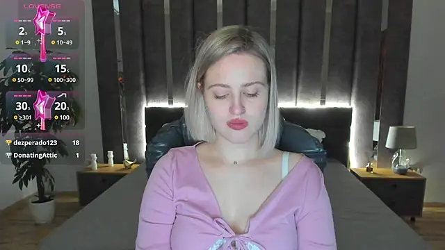 Snapshot of _Sarah_Soul_ chatting on 12/21/24, 04:09 Sarah Soul online show from 12/21/24, 04:09