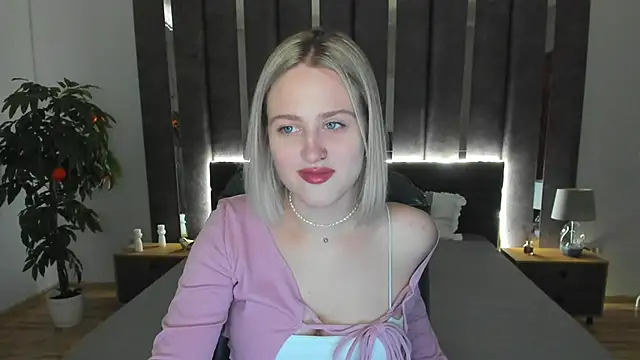 Snapshot of _Sarah_Soul_ chatting on 12/23/24, 07:06 Sarah Soul online show from 12/23/24, 07:06