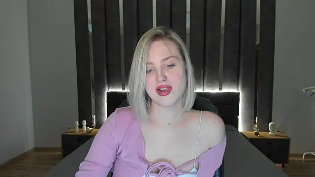 Snapshot of _Sarah_Soul_ chatting on 12/31/24, 03:55 Sarah Soul online show from 12/31/24, 03:55
