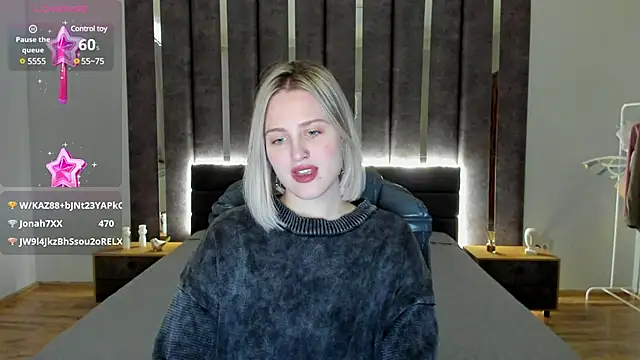Snapshot of _Sarah_Soul_ chatting on 01/01/25, 05:54 Sarah Soul online show from 01/01/25, 05:54