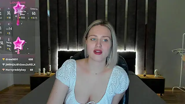 Snapshot of _Sarah_Soul_ chatting on 01/04/25, 06:52 Sarah Soul online show from 01/04/25, 06:52