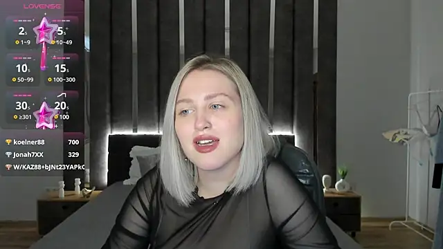 Snapshot of _Sarah_Soul_ chatting on 01/26/25, 06:49 Sarah Soul online show from 01/26/25, 06:49