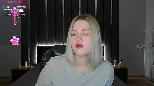 Snapshot of _Sarah_Soul_ chatting on 01/27/25, 12:54 Sarah Soul online show from 01/27/25, 12:54