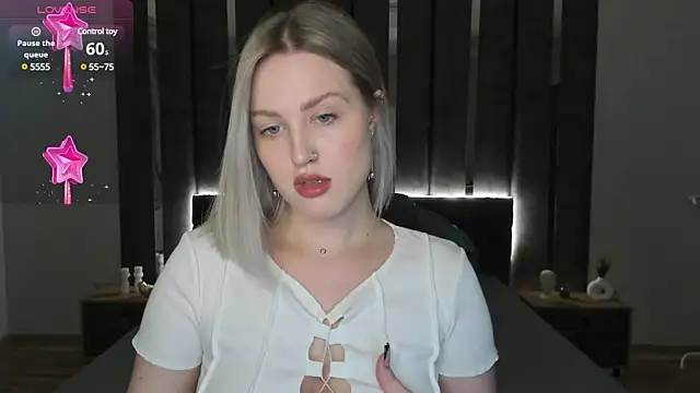 Snapshot of _Sarah_Soul_ chatting on 02/02/25, 12:40 Sarah Soul online show from 02/02/25, 12:40