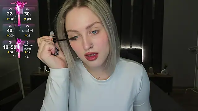 Snapshot of _Sarah_Soul_ chatting on 02/04/25, 01:02 Sarah Soul online show from 02/04/25, 01:02