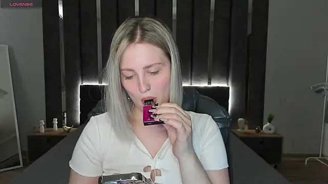Snapshot of _Sarah_Soul_ chatting on 02/05/25, 06:46 Sarah Soul online show from 02/05/25, 06:46