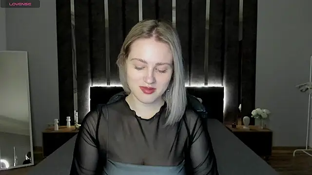 Snapshot of _Sarah_Soul_ chatting on 02/13/25, 12:57 Sarah Soul online show from 02/13/25, 12:57
