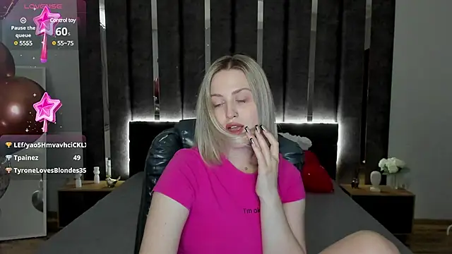 Snapshot of _Sarah_Soul_ chatting on 02/18/25, 06:59 Sarah Soul online show from 02/18/25, 06:59