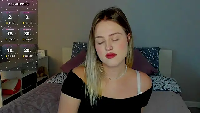Snapshot of _Sarah_Soul_ chatting on 09/09/25, 01:38 Sarah Soul online show from 09/09/25, 01:38