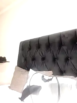 Snapshot of Dark_Berry_26 chatting on 11/26/25, 08:10 Dark Berry 26 online show from 11/26/25, 08:10