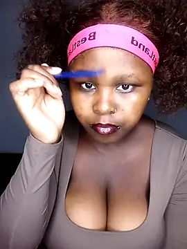 Snapshot of Dark_Berry_26 chatting on 12/15/25, 02:49 Dark Berry 26 online show from 12/15/25, 02:49