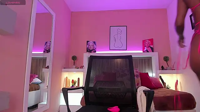 Renata Foxx2 online show from 01/31/25, 01:23