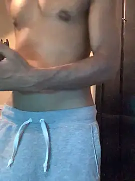 Snapshot of yosparky chatting on 11/15/25, 06:11 yosparky online show from 11/15/25, 06:11