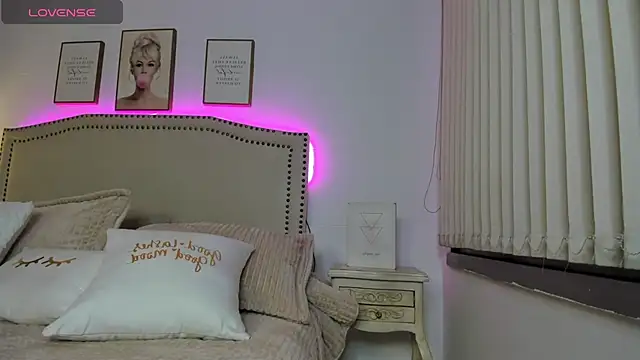 Emilly Rivera online show from 02/17/25, 10:40