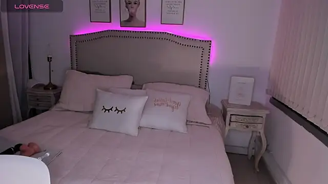 Emilly Rivera online show from 03/15/25, 10:46