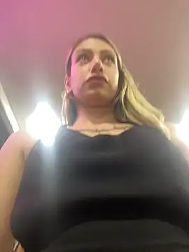 Snapshot of loira_messi chatting on 02/28/25, 10:28 loira messi online show from 02/28/25, 10:28